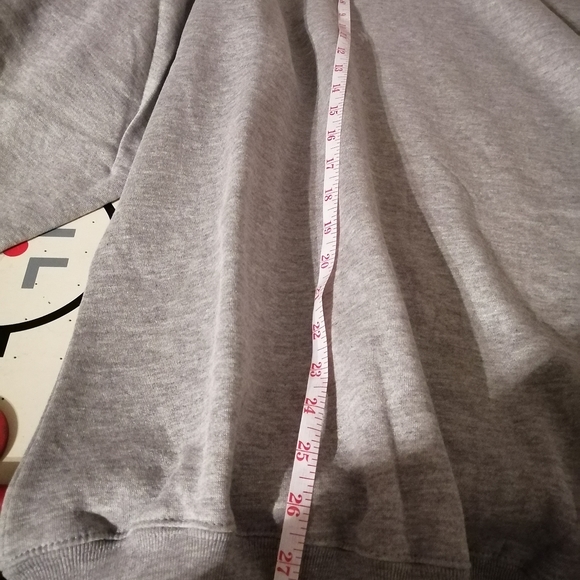 2/25 New men sweater shirt - Picture 2 of 7